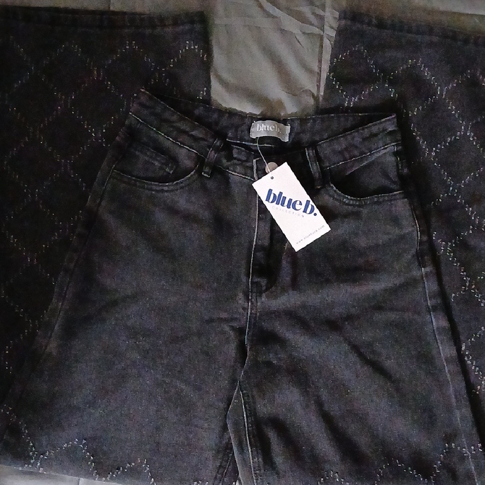 Classic Black Flare Jeans for Women from bluebusa